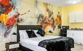 Private Hallandale Beach Studio Wbath Walking Distance To The Beach Pool Free Parking