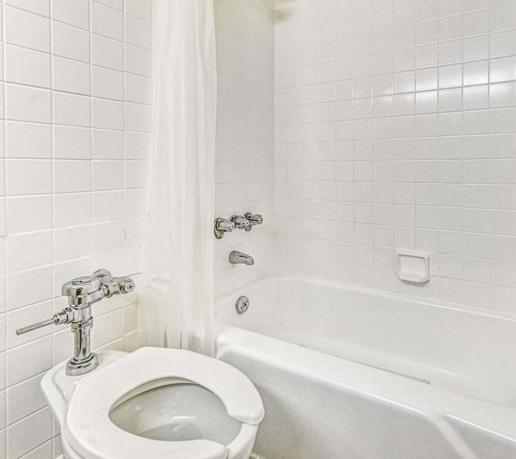 Private Hallandale Beach Studio Wbath Walking Distance To The Beach Pool Free Parking Exterior photo