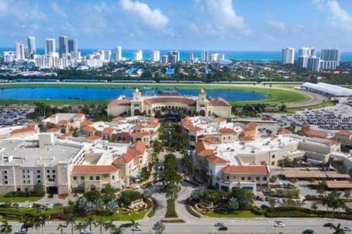 Private Hallandale Beach Studio Wbath Walking Distance To The Beach Pool Free Parking Exterior photo